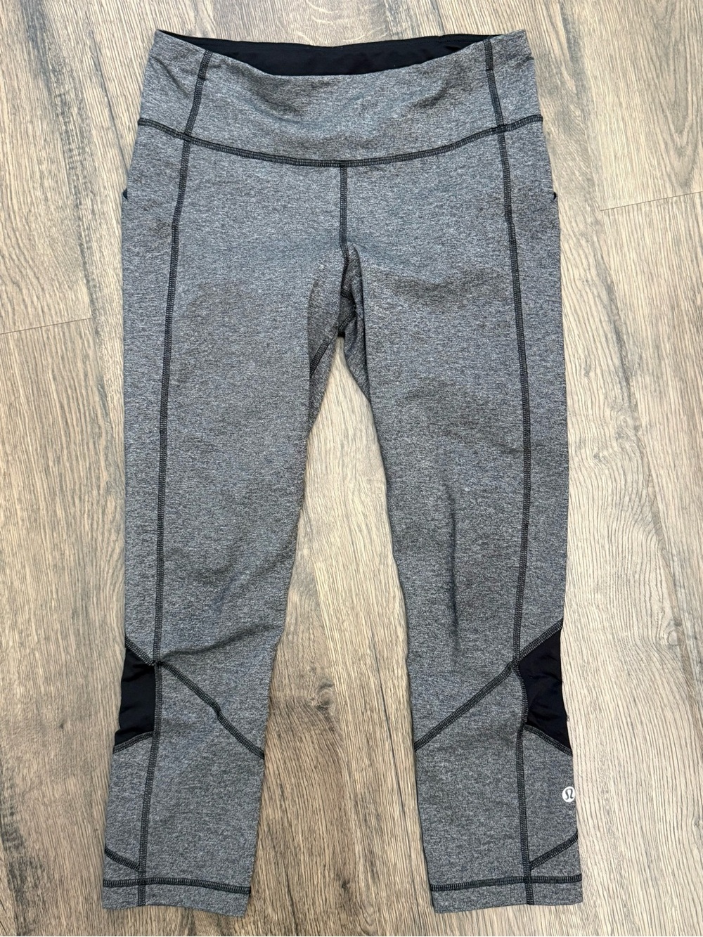 Lululemon Women’s Pace Rival Grey Black Crop Athletic Leggings Size 6